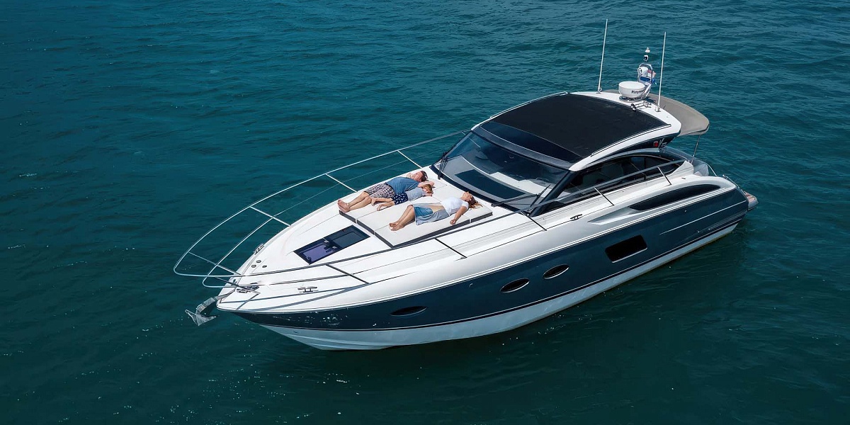 Аренда яхты Princess V39 на Пхукете | Extremalov Group